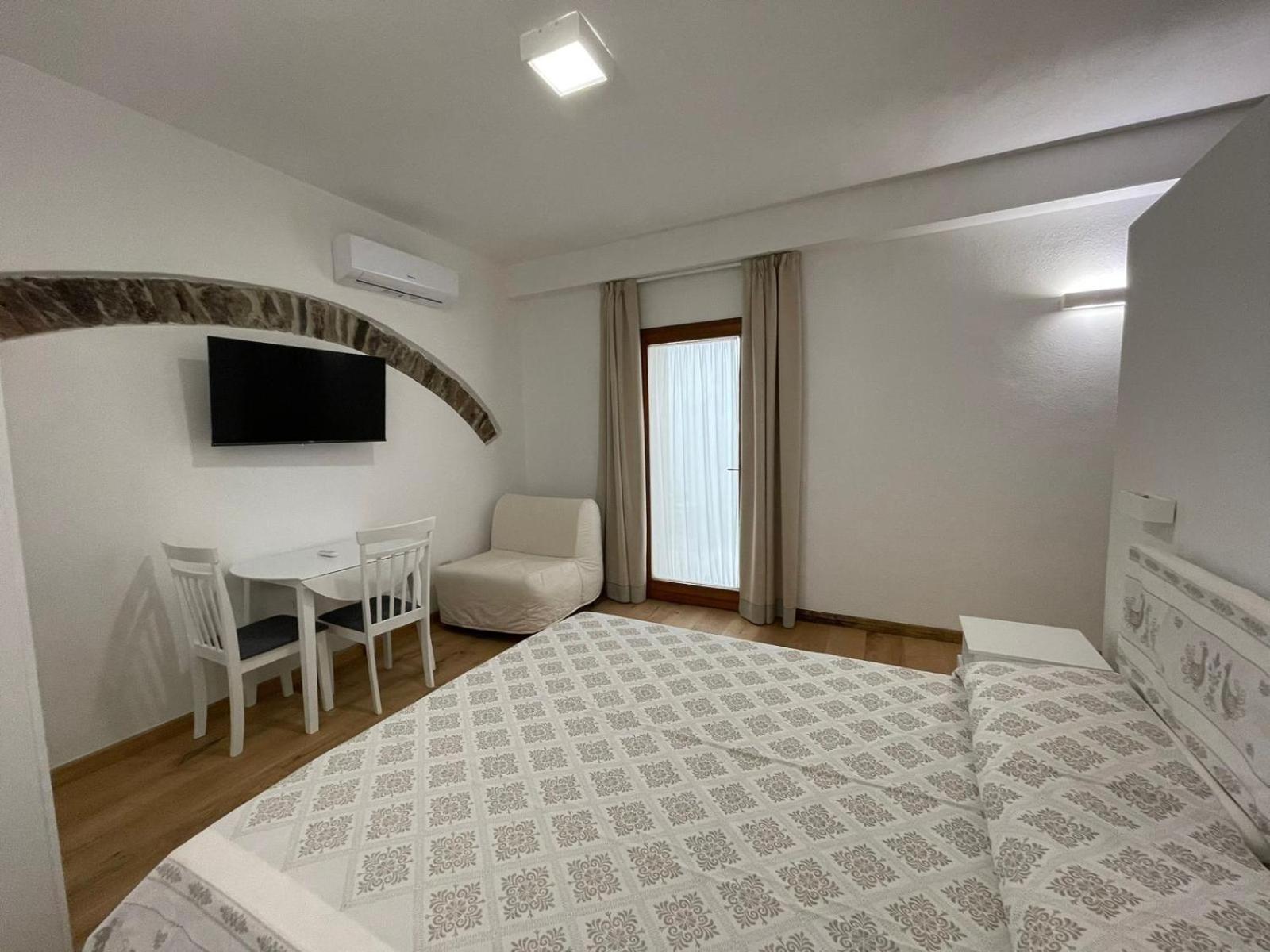 Sa Troppa De Sos Chentu Hotel Доргали Екстериор снимка